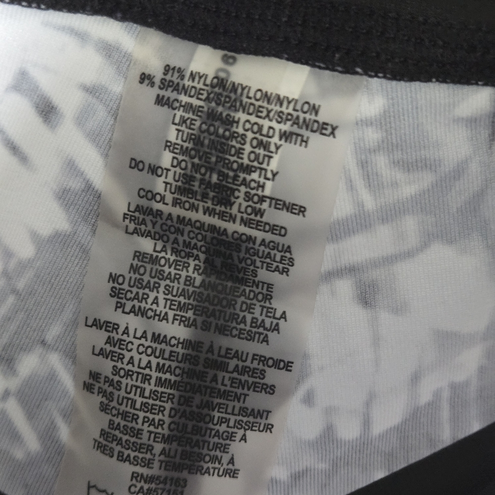 Calvin Klein Black & White Abstract Print Bike Shorts Size Large - Picture 10 of 10